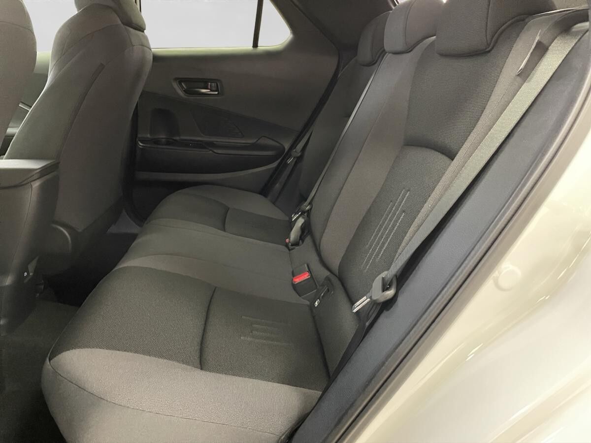 Toyota C-HR 1,8 Hybrid 140PS Teamplayer **0,99% Finanzierung Engelbart-Black-Deal