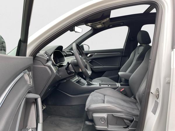 Audi Q3 S line 40 TFSI 2x S line quattro Matrix Pano