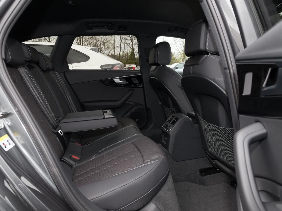 Audi A4 Avant 40 TFSI Q - 2 x S LINE