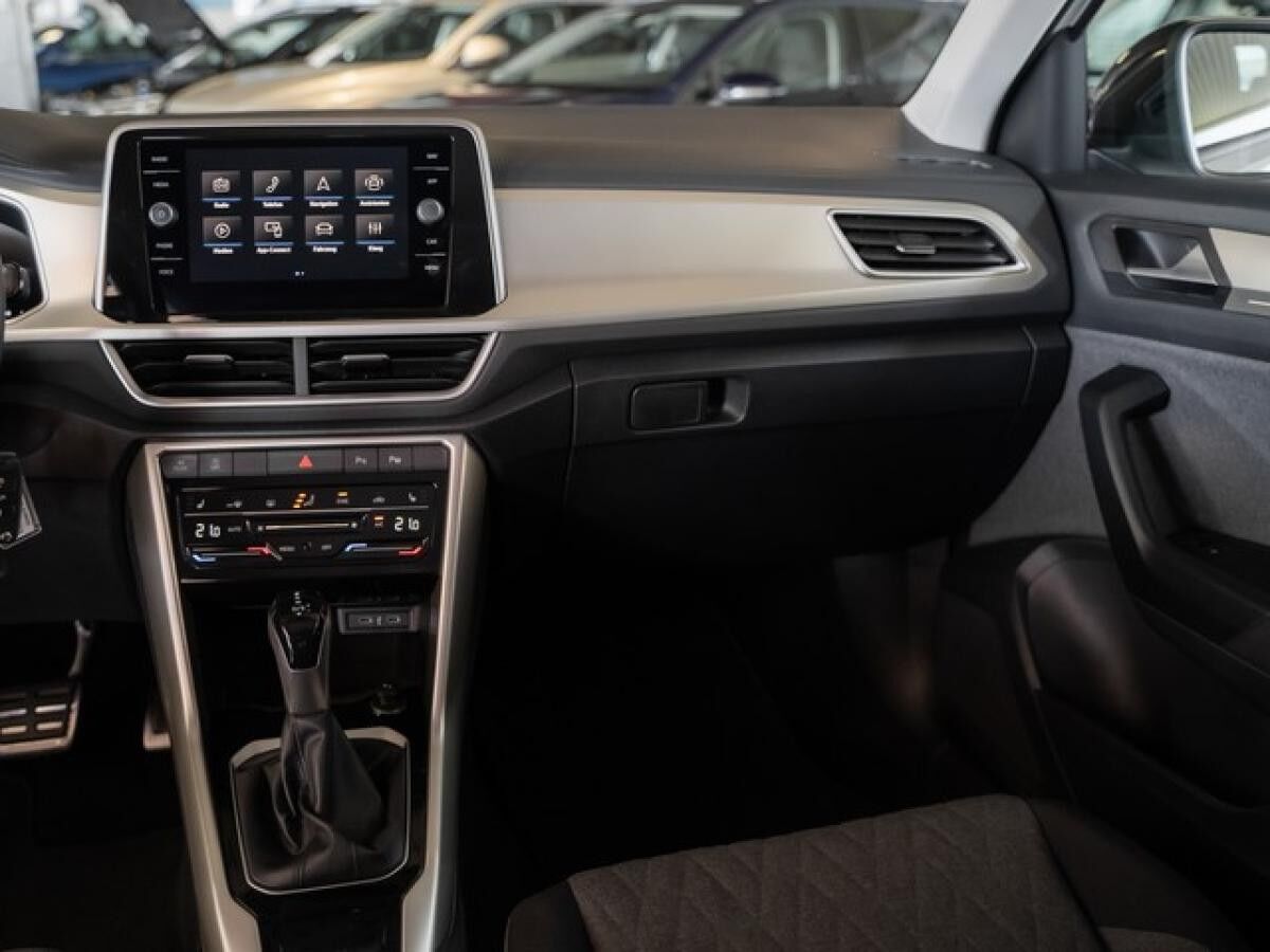 Volkswagen T-Roc 1.5 TSI DSG Move LED AHK App-Connect 17"