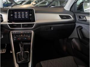 Volkswagen T-Roc 1,5 TSI DSG Move LED AHK App-Connect 17"