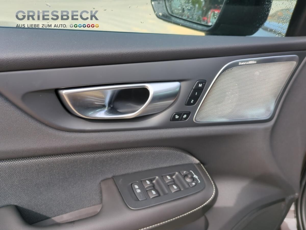 Volvo S60 T8 Ultimate Dark