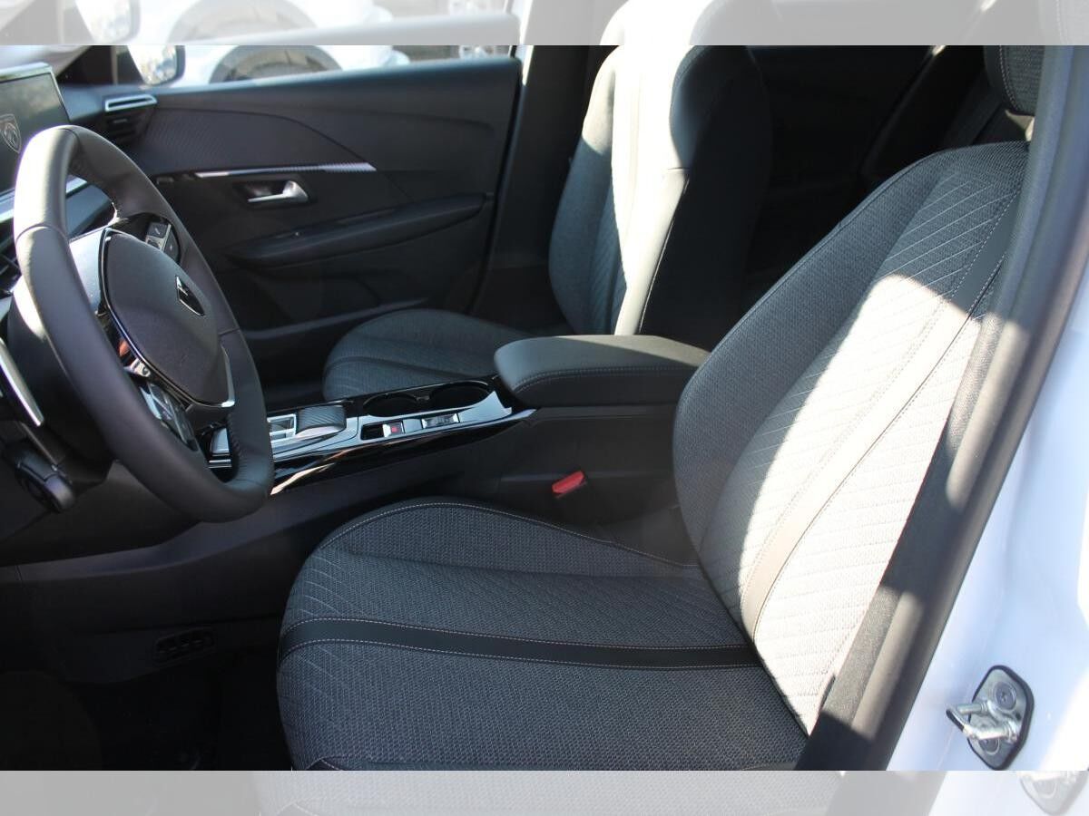 Peugeot 208 Allure Hybrid 110 e-DSC