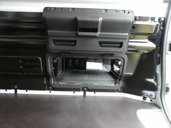 Nissan Primastar L1H1 3,0 Acenta + Laderaumboden