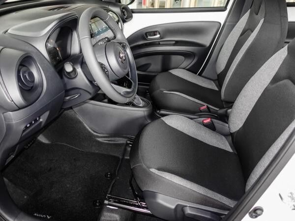 Toyota Aygo X Autom Business inkl Wartung+CarPlay+R.Kam