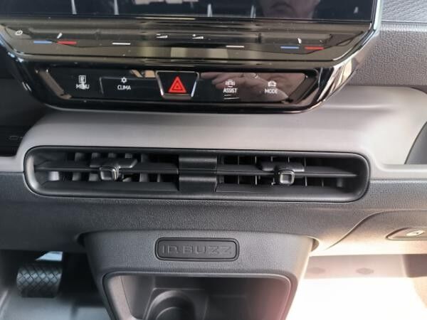 Volkswagen ID.Buzz ID. Buzz Cargo Motor: 150 kW (204 PS) 77 kWh Getriebe: 1-Gang-Automatikgetriebe