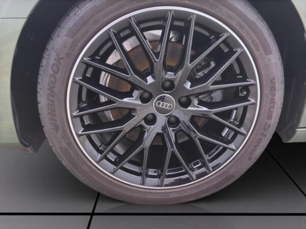 Audi A4 Avant 30 TDI ADVANCED AHK eKLAPPE LM18 NAVI