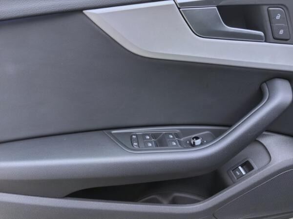 Audi A4 Avant 30 TDI ADVANCED AHK eKLAPPE LM18 NAVI