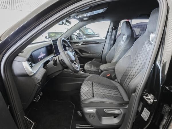 Volkswagen Tayron R-Line 1.5 eHybrid DSG AHK IQ.Light HUD