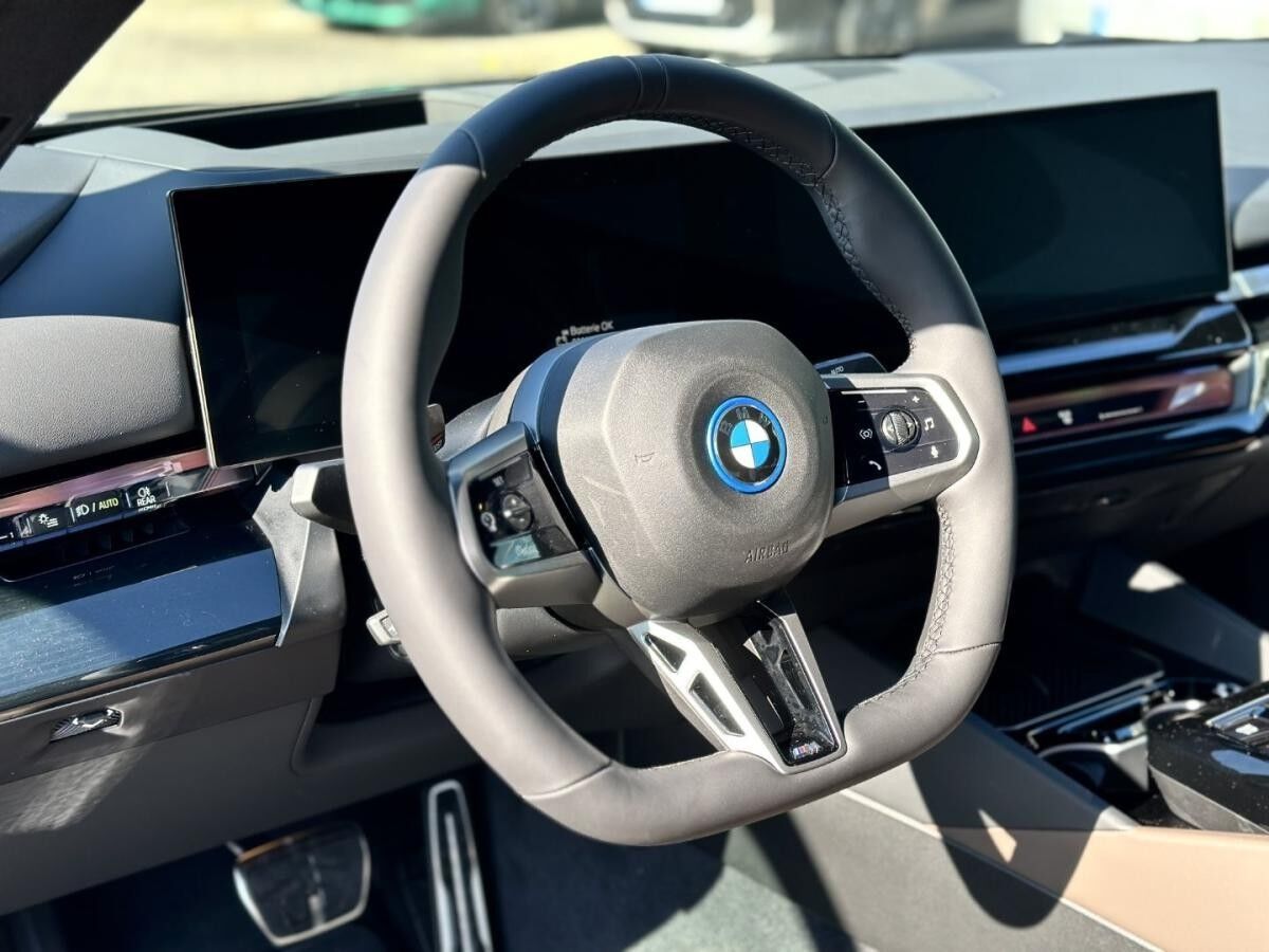 BMW i5 eDrive40 Limousine M Sportpaket DAB LED RFK