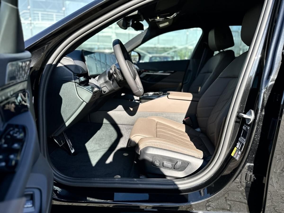 BMW i5 eDrive40 Limousine M Sportpaket DAB LED RFK