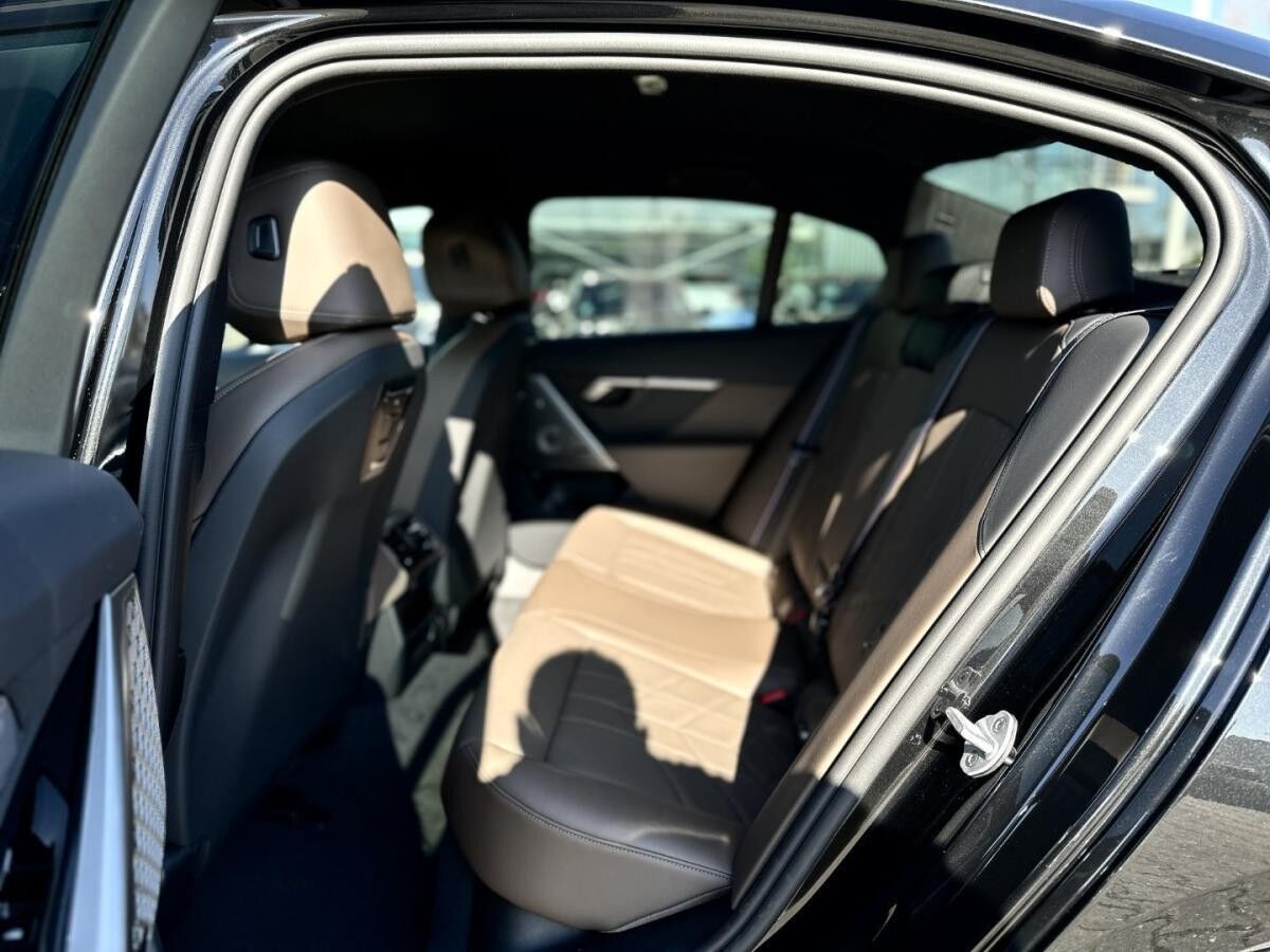 BMW i5 eDrive40 Limousine M Sportpaket DAB LED RFK