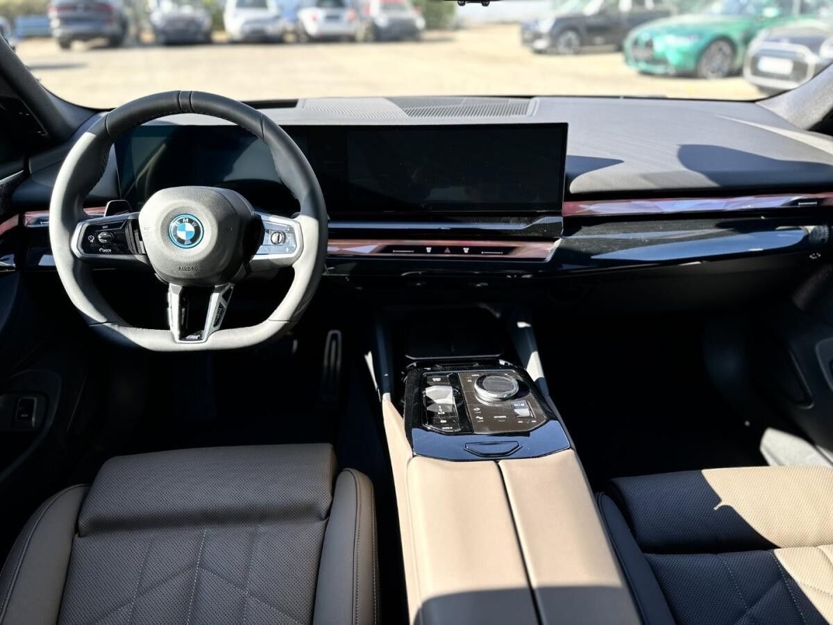 BMW i5 eDrive40 Limousine M Sportpaket DAB LED RFK