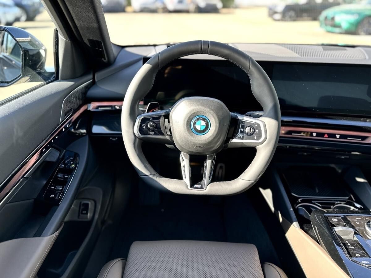 BMW i5 eDrive40 Limousine M Sportpaket DAB LED RFK