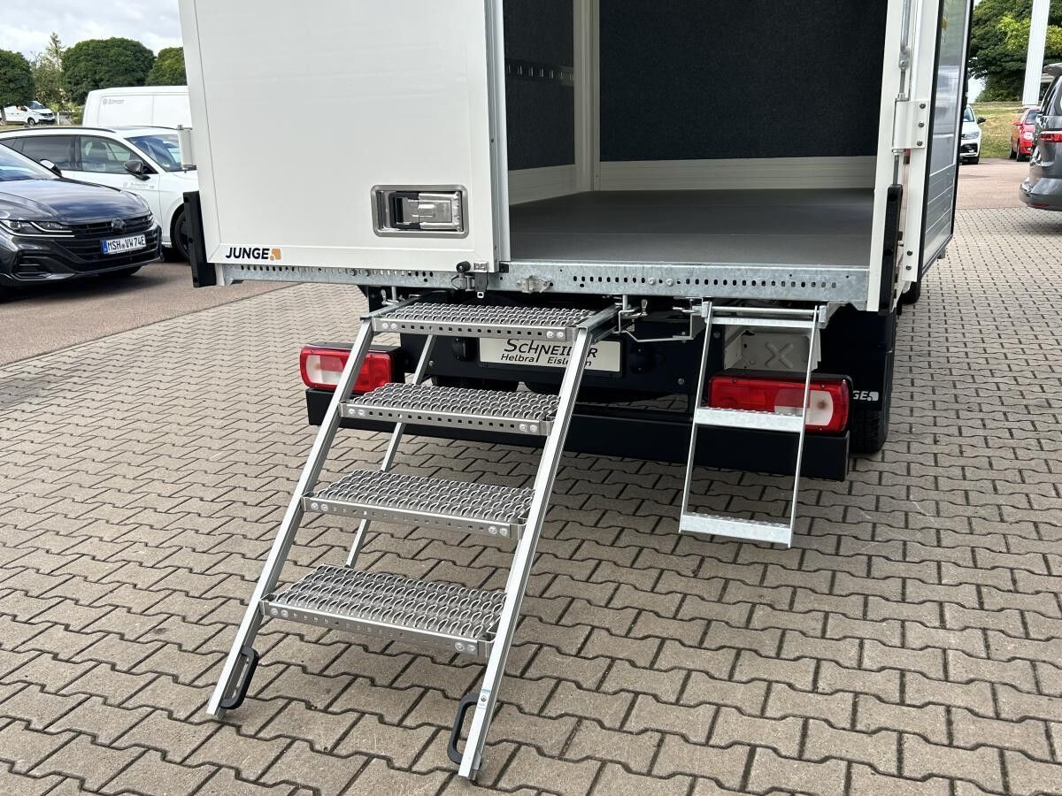 Volkswagen Crafter Koffer Möbelkoffer Junge