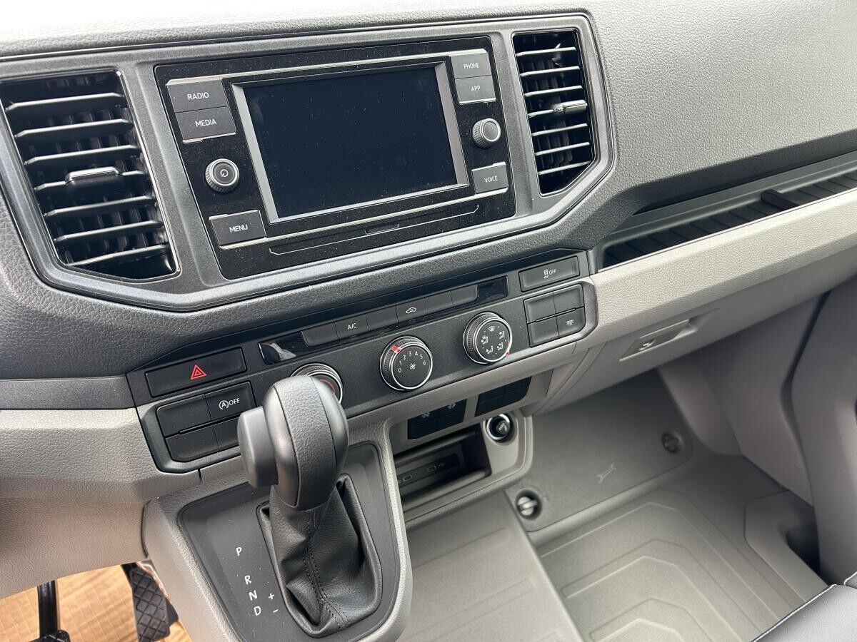 Volkswagen Crafter Koffer Möbelkoffer Junge