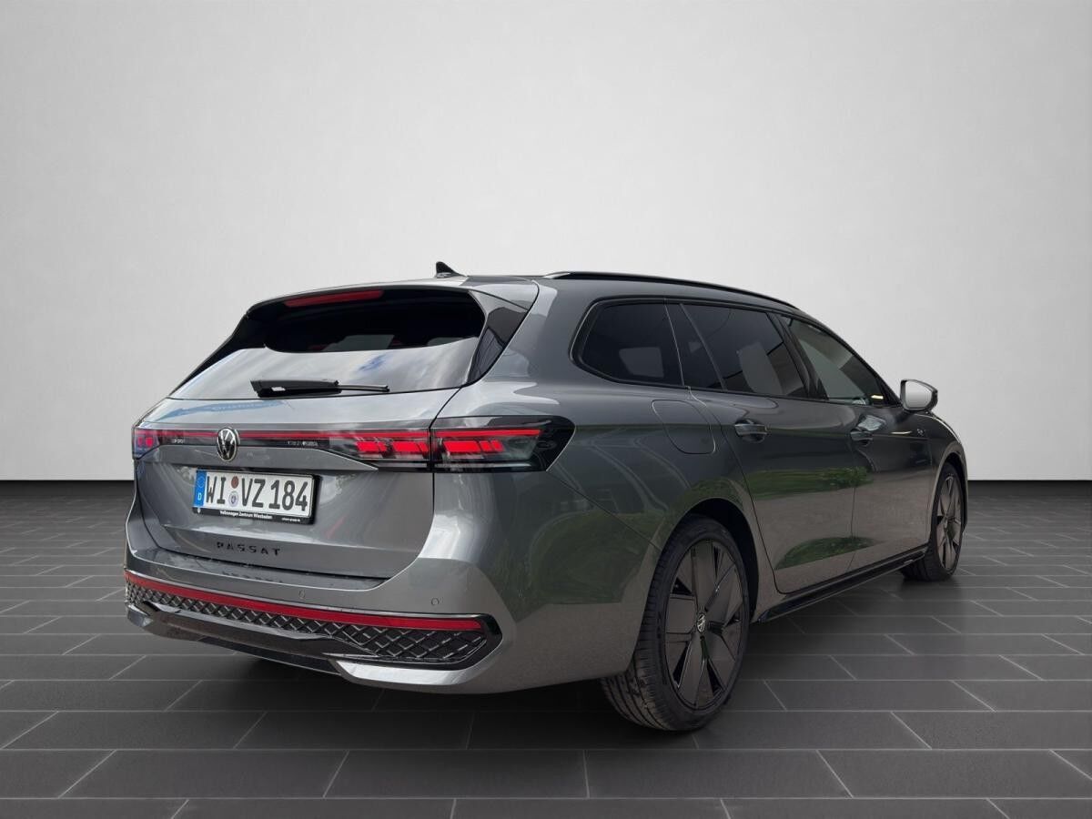 Volkswagen Passat Variant R-Line 2.0 TDI 4MOTION DSG PANO