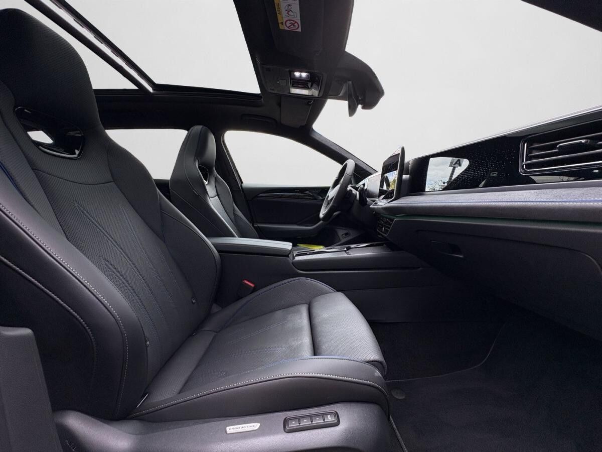 Volkswagen Passat Variant R-Line 2.0 TDI 4MOTION DSG PANO