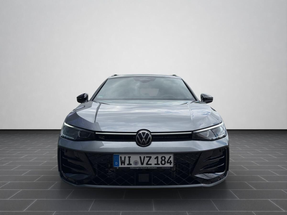 Volkswagen Passat Variant R-Line 2.0 TDI 4MOTION DSG PANO