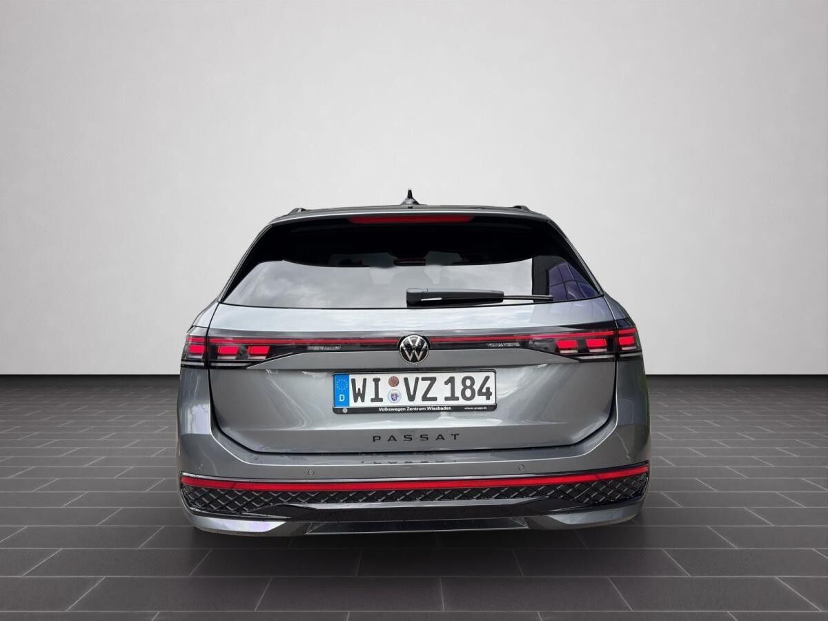 Volkswagen Passat Variant R-Line 2.0 TDI 4MOTION DSG PANO