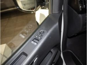 Hyundai STARIA 1.6 Hybrid Trend 9 Sitzer /LED/NAVI/360 Grad Kameras