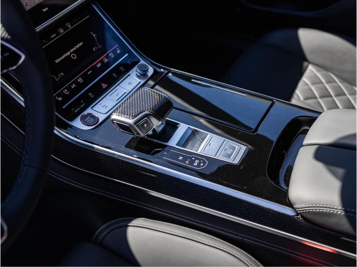 Audi S8 571PS AHK Pano HuD Standheizung