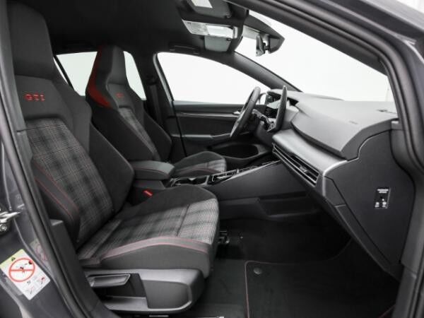 Volkswagen Golf GTI VIII 2.0 TSI DSG Black Style Navi IQ.Light