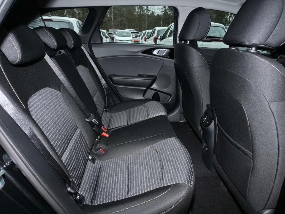 Kia Ceed SW Ceed Sportswagon 1.5T DCT7 VISION KOMFORT+ NAVI