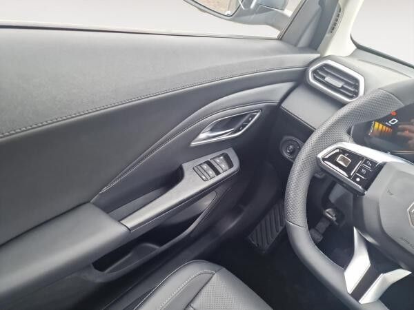 MG ZS 1.5L Comfort GRA KLIMA LED PDC