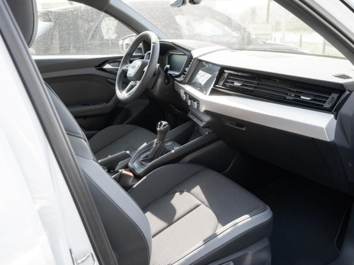 Audi A1 Sportback 	 2 x S line ACC LED Navi Klima virtual privacy