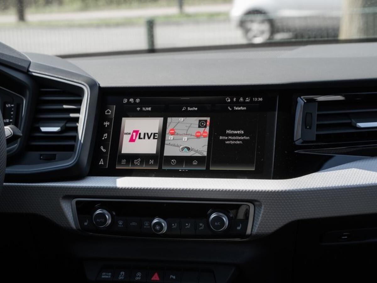 Audi A1 Sportback 	 2 x S line ACC LED Navi Klima virtual privacy