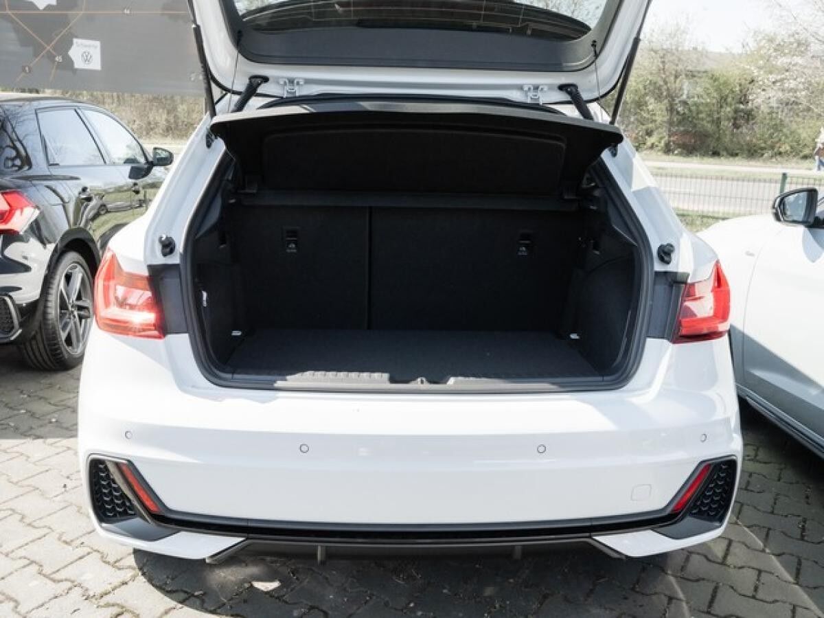 Audi A1 Sportback 	 2 x S line ACC LED Navi Klima virtual privacy