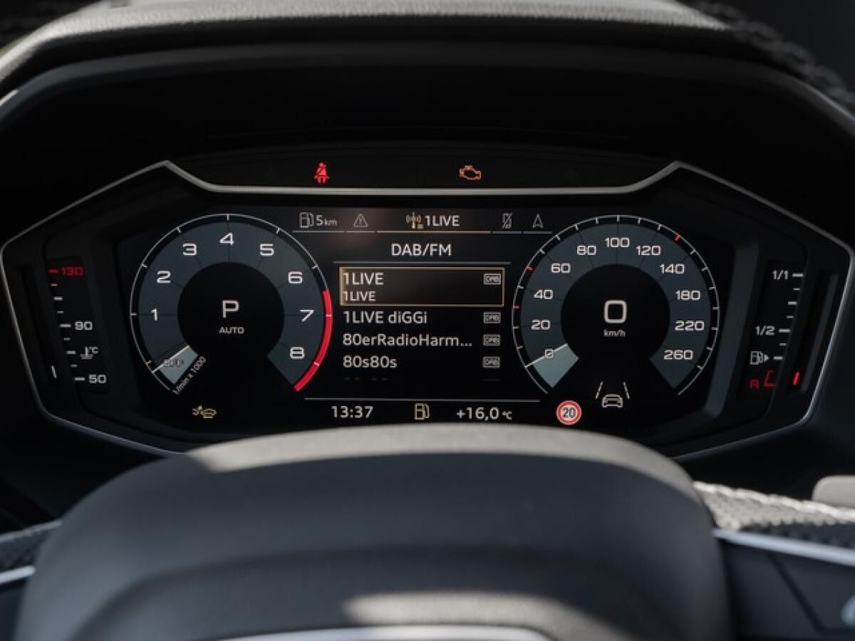 Audi A1 Sportback 	 2 x S line ACC LED Navi Klima virtual privacy