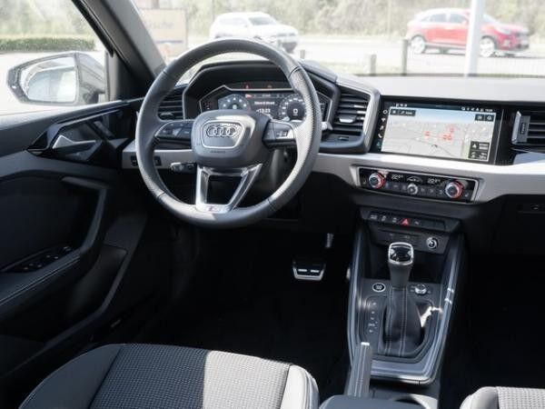 Audi A1 Sportback 	 2 x S line ACC LED Navi Klima virtual privacy