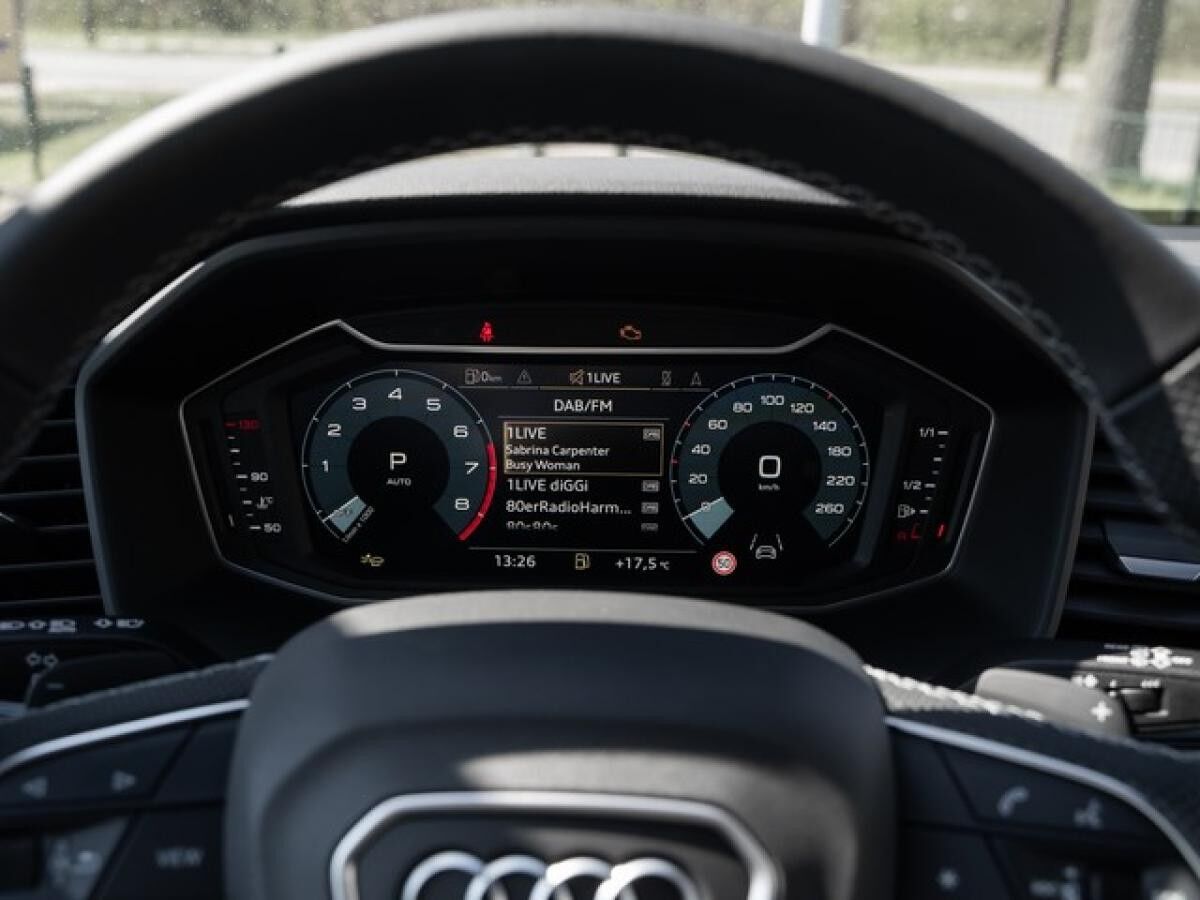Audi A1 Sportback 	 2 x S line ACC LED Navi Klima virtual privacy