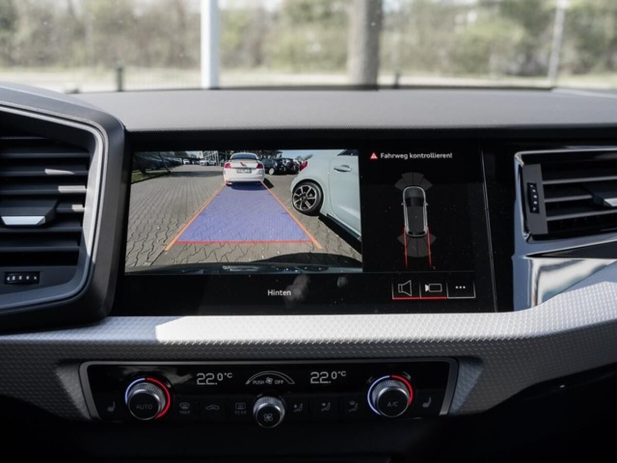 Audi A1 Sportback 	 2 x S line ACC LED Navi Klima virtual privacy
