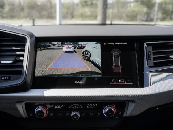 Audi A1 Sportback 	 2 x S line ACC LED Navi Klima virtual privacy