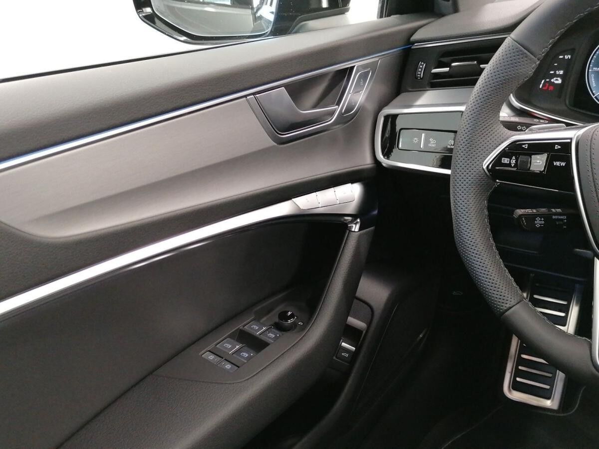 Audi A6 Avant S line 55 TFSI e qu. HD-MATRIX*AHK*B&O*
