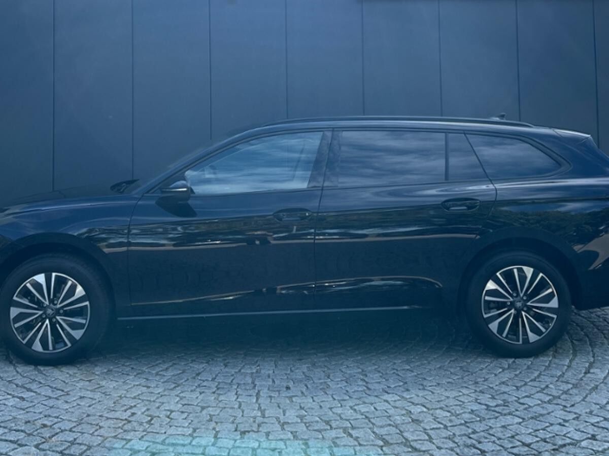 Skoda Superb Combi Selection 2.0 TDI DSG *AHK, Navi*