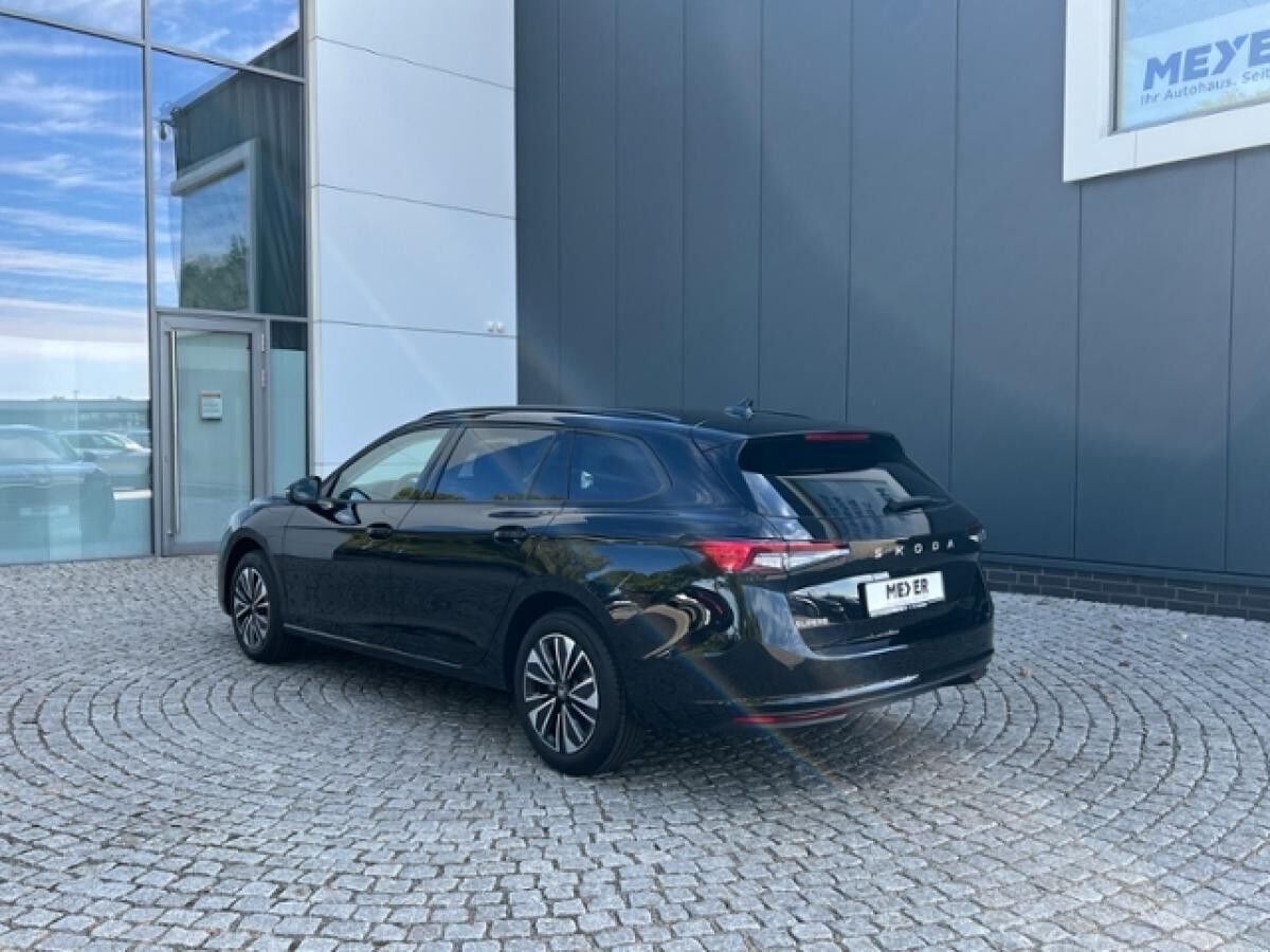 Skoda Superb Combi Selection 2.0 TDI DSG *AHK, Navi*