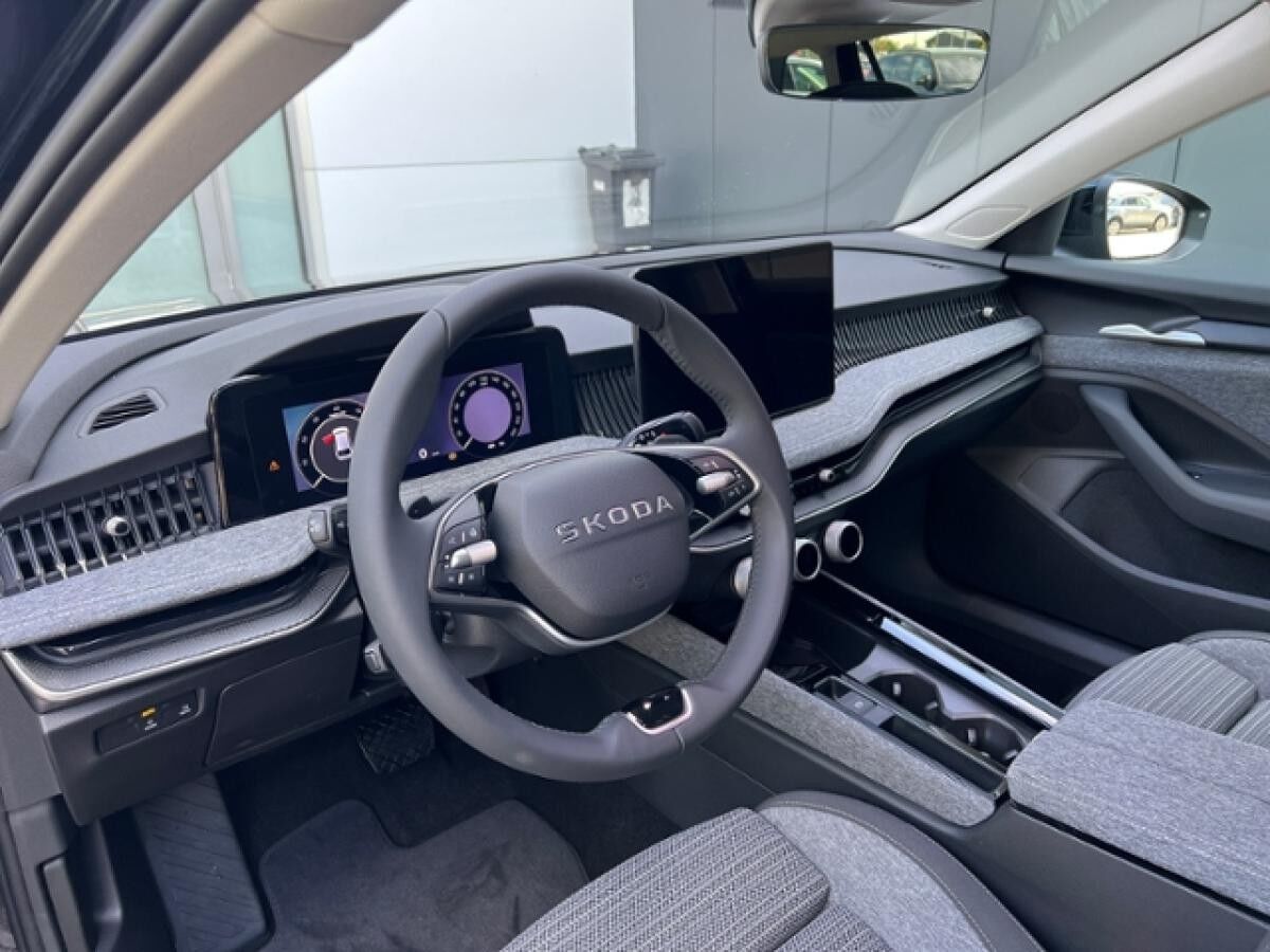 Skoda Superb Combi Selection 2.0 TDI DSG *AHK, Navi*