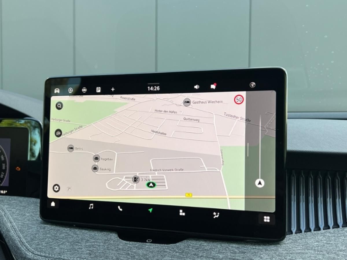 Skoda Superb Combi Selection 2.0 TDI DSG *AHK, Navi*