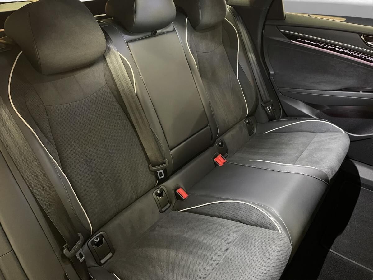 Volkswagen ID.7 Tourer Pro LED LM 20" Navi ACC Head-Up 360°