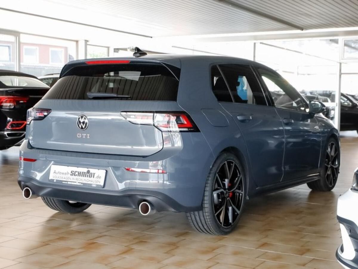 Volkswagen Golf VIII 2,0 TSI DSG GTI Black Style ACC DCC Matrix Kamera