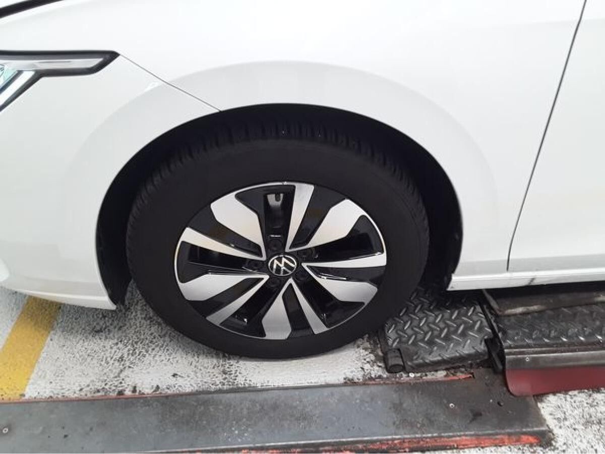 Volkswagen Golf VIII GOAL 1.5 TSI LED NAVI KAMERA KEYLESS