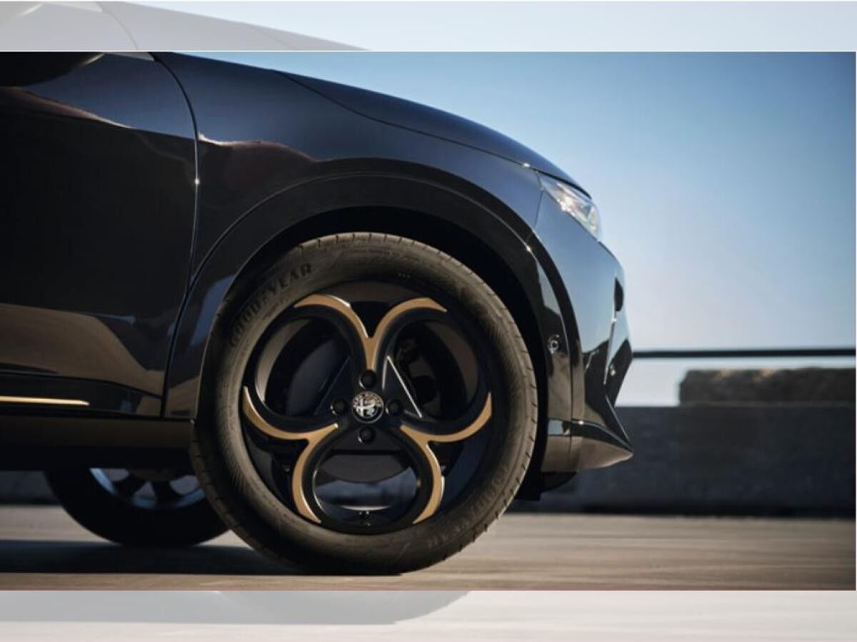 Alfa Romeo Junior INTENSA | VOLLAUSSTATTUNG | Gewerbe