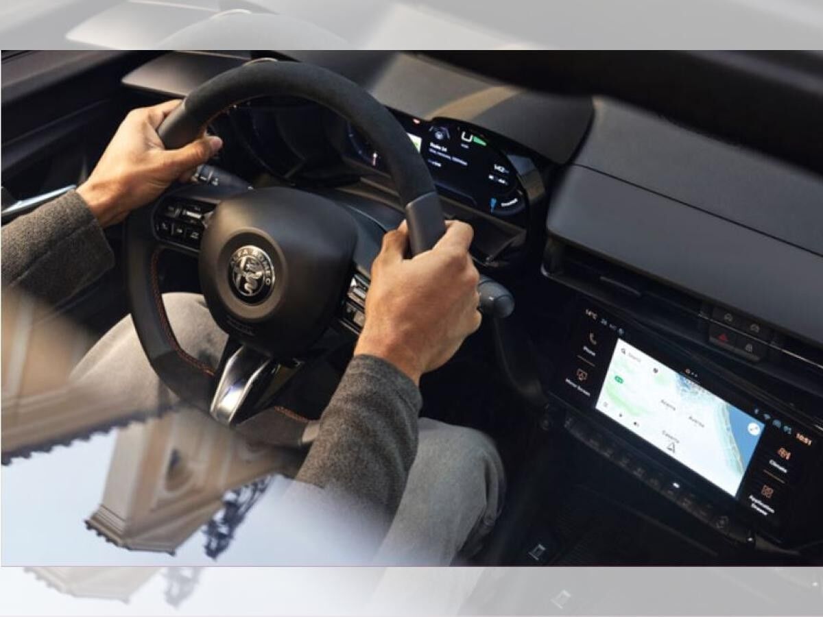 Alfa Romeo Junior INTENSA | VOLLAUSSTATTUNG | Gewerbe