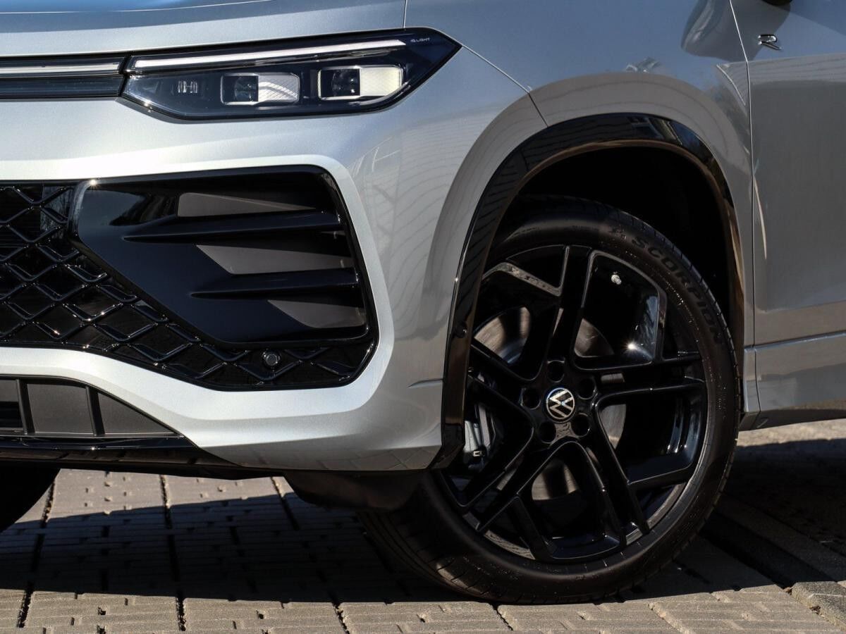 Volkswagen Tayron R-Line 2,0 l TDI SCR 4MOTION DSG AHK MATRIX BLACK STYLE