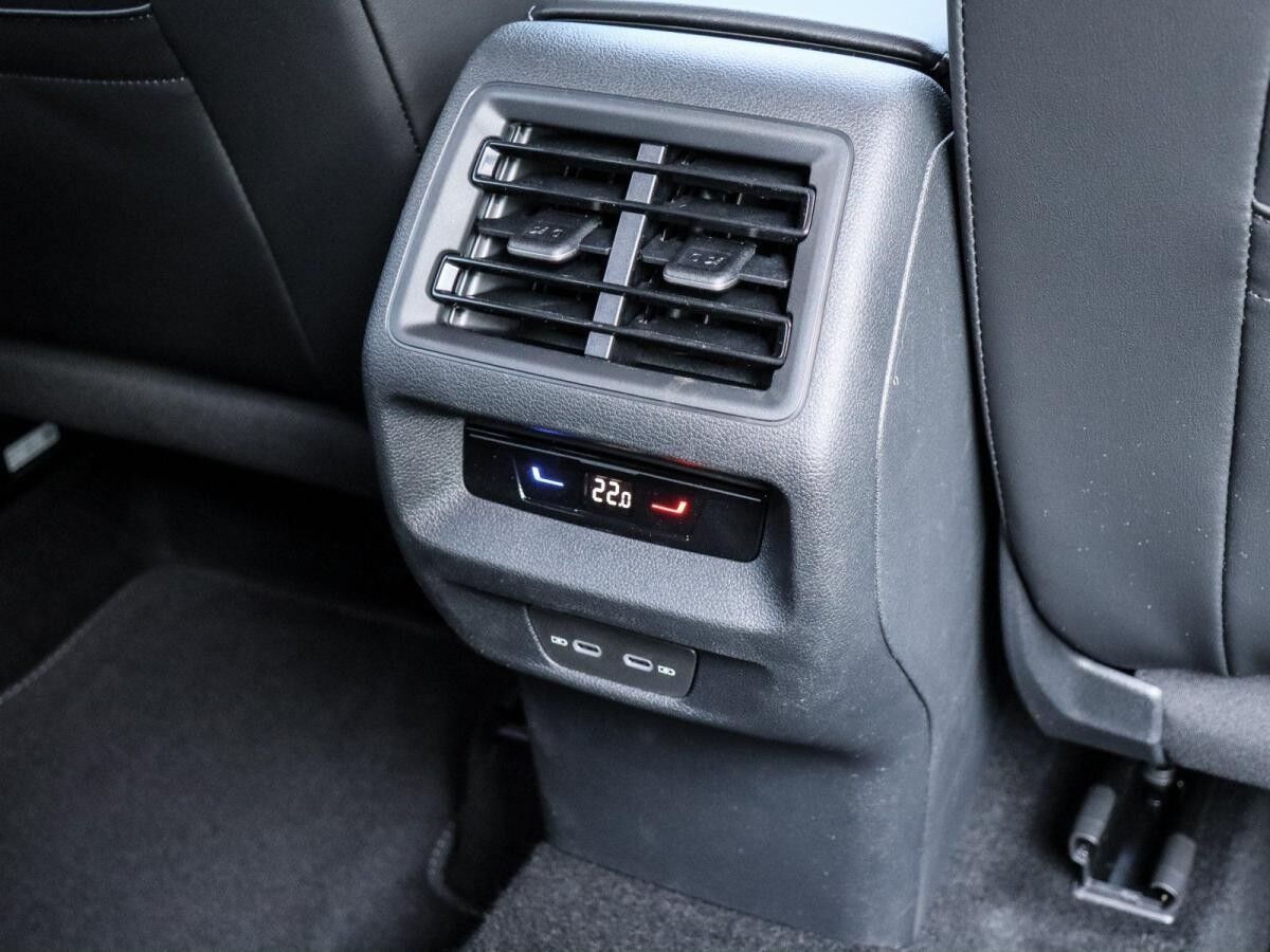 Volkswagen Tayron R-Line 2,0 l TDI SCR 4MOTION DSG AHK MATRIX BLACK STYLE