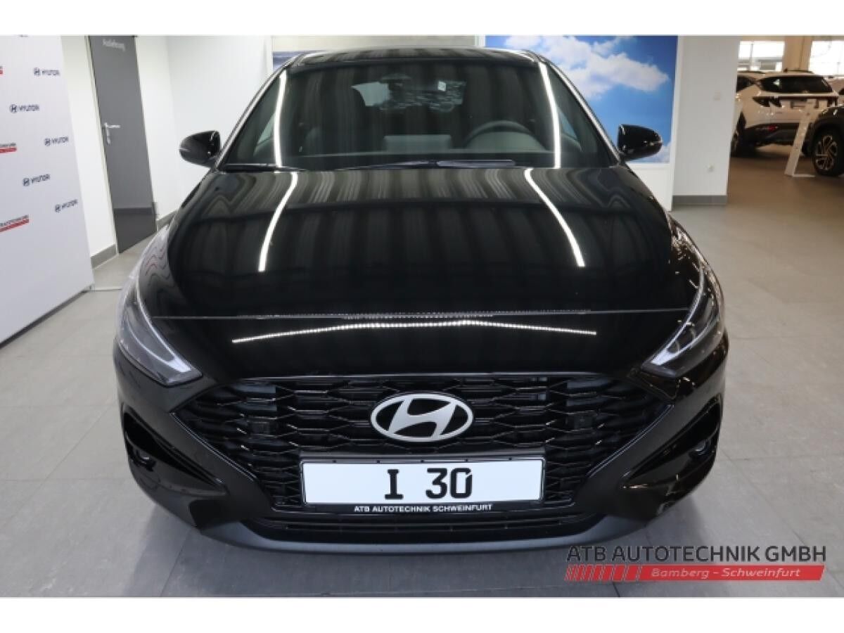 Hyundai i30 Advantage 1.5 T-GDi 48V DCT Navi LED Apple CarPlay